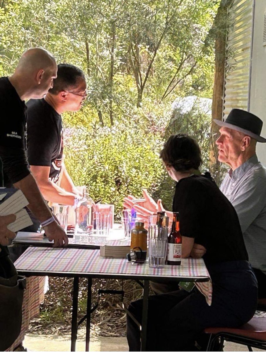 yaudog's tweet photo. Great to have a chat with @pgarrett yesterday at the #mountainwritersfestival in Macedon. Loved his discussion with author Anna Krien. https://t.co/BOhUlgO7Wx