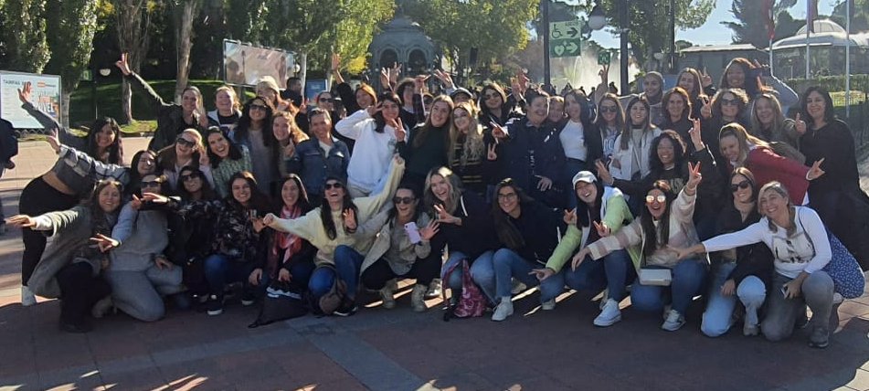 AlariaEscuelas's tweet photo. Special pre-Christmas day of @alariaescuelasinfant #Alariateam, enjoying together. Thanks to everyone who made the magic possible, from the organizers to the participants, because the illusion is contagious. Able to be girls and great professionals.
Video👉https://t.co/a7R0zkCMli https://t.co/oeSs4aFaCd