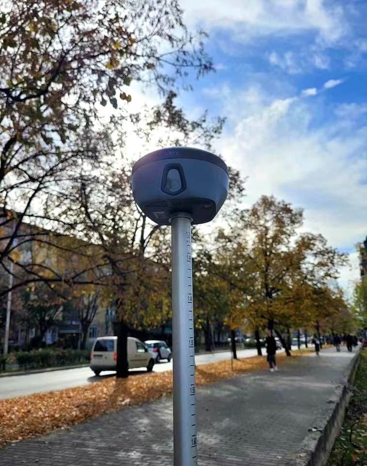 hitargetglobal's tweet image. A real-time solution for modelling data acquisition.
The combination of #vRTK and #Ihand55 is versatile and portable for your surveying and stakeout project.
Nice pictures from our Kosovo partner AGEO &amp;amp; CO L.L.C
#HiTarget #visual #positioning #gnss #RTK #geospatial #surveyor