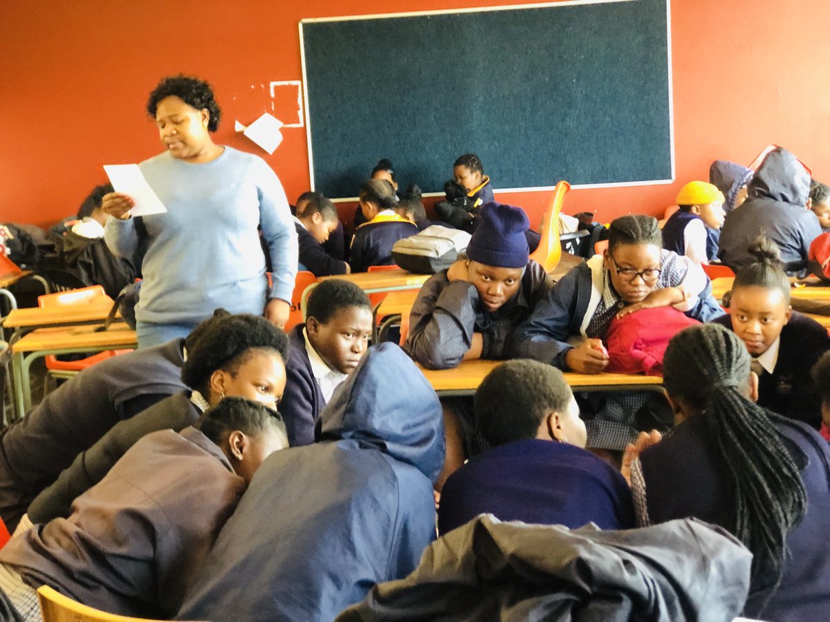 DimphoPresh's tweet photo. Load shedding or not we continue to transform the mind of our youth.
⁦@JASouthAfrica⁩ ⁦@SciBono⁩ #Onepersonatthetime.
#InpartnershipwithGod https://t.co/PhTZW1jawt