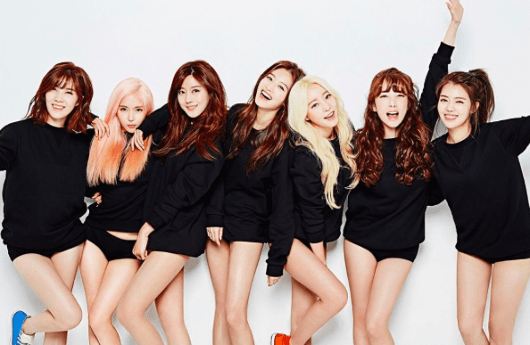 Hari ini pada tahun 2009, kumpulan RAINBOW telah membuat debut pertama mereka. Kumpulan ini dianggotai oleh Jaekyung, Woori, Seungah, Noeul, Yoonhye, Jisook, dan Hyunyoung.