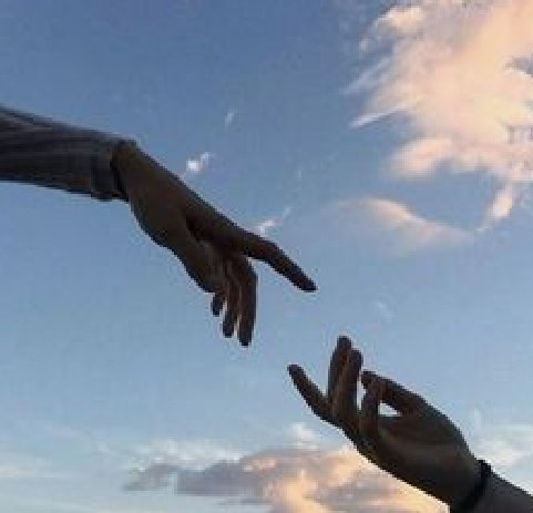 تُو نہ ھوتا تو ، کسی اور کا ھو بھی جاتا
تیرے ھونے  سے یہ امکان ، کہاں بچتا ھـے

جس کے ہاتھوں سے تُو ہاتھ چھڑا لے اپنا
نبض چلتی بھی رہے،انسان کہاں بچتا ھـے

#نمود_عشق
#موناسکندر