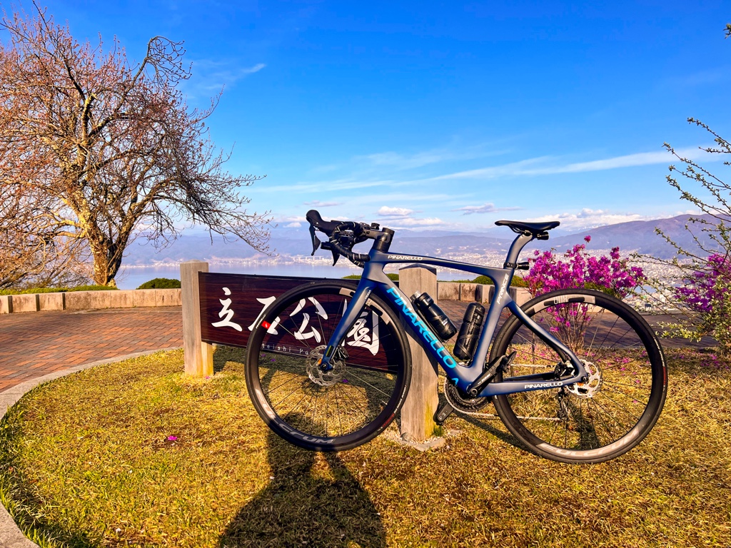 PinarelloB's tweet photo. ロードバイクを始めて、さらに長野県の良さを実感してるね。

家を出た瞬間にサイクリングロードがすぐにあって、少し上ると立石公園や八ヶ岳、霧ヶ峰に行ける。

車を使えば、乗鞍、白馬、安曇野まですぐに行ける環境。

ほんま、地元の素晴らしさを気づかせてくれたロードバイクに感謝やね。 https://t.co/5PcD4Wo86a