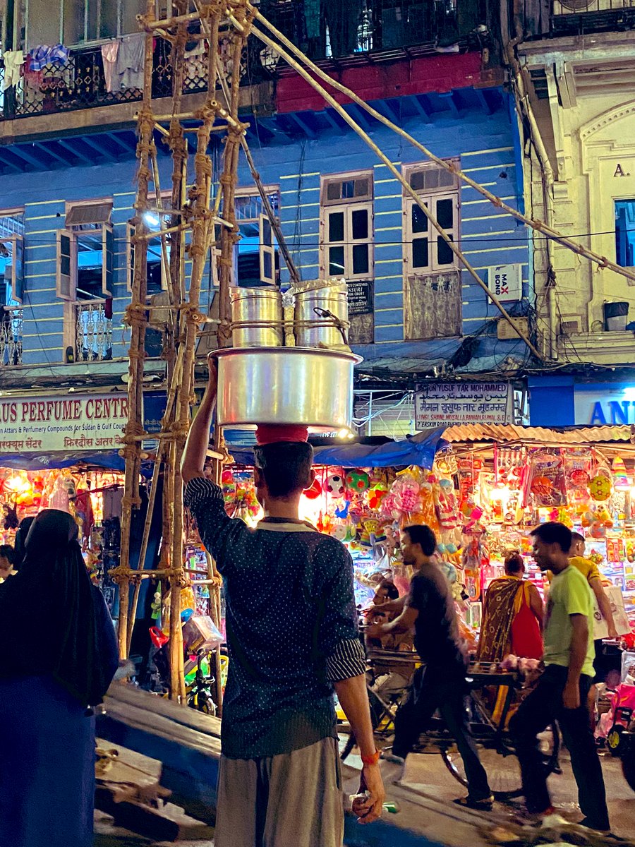 MissinghMove's tweet photo. Hustle beats Talent when Talent doesn’t Hustle
.
.
.
#startup #business @elonmusk #talent #success #story #community #MumbaiCity #MondayMotivation #work https://t.co/Kw4QCFgYaU