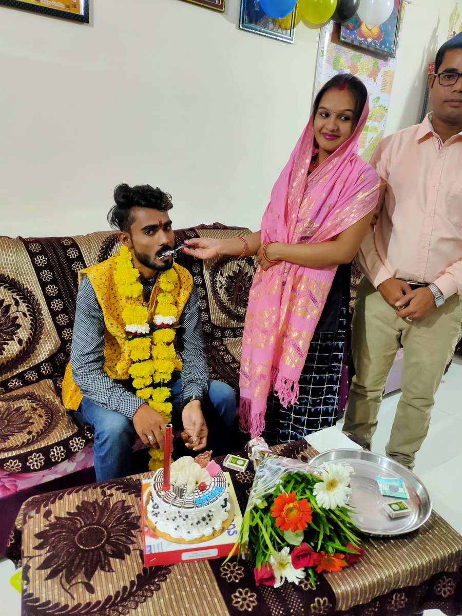 OBCRAHUL's tweet photo. राजधानी समाचार न्यूज़ चैनल की #एंकर हमारी मजली भाभी #पूजा_विश्वकर्मा_भोपाल को जन्मदिन की बहुत-बहुत शुभकामनाएं। 
💐💐🎂🎂 @Rajdhanisamach

Happy birthday bhabhi Ji
@Poojabhopal1 
@Neerajbhopal11 
@Poojabhopal1 
@Deshrajkisan1 https://t.co/eZQVP6X0xQ