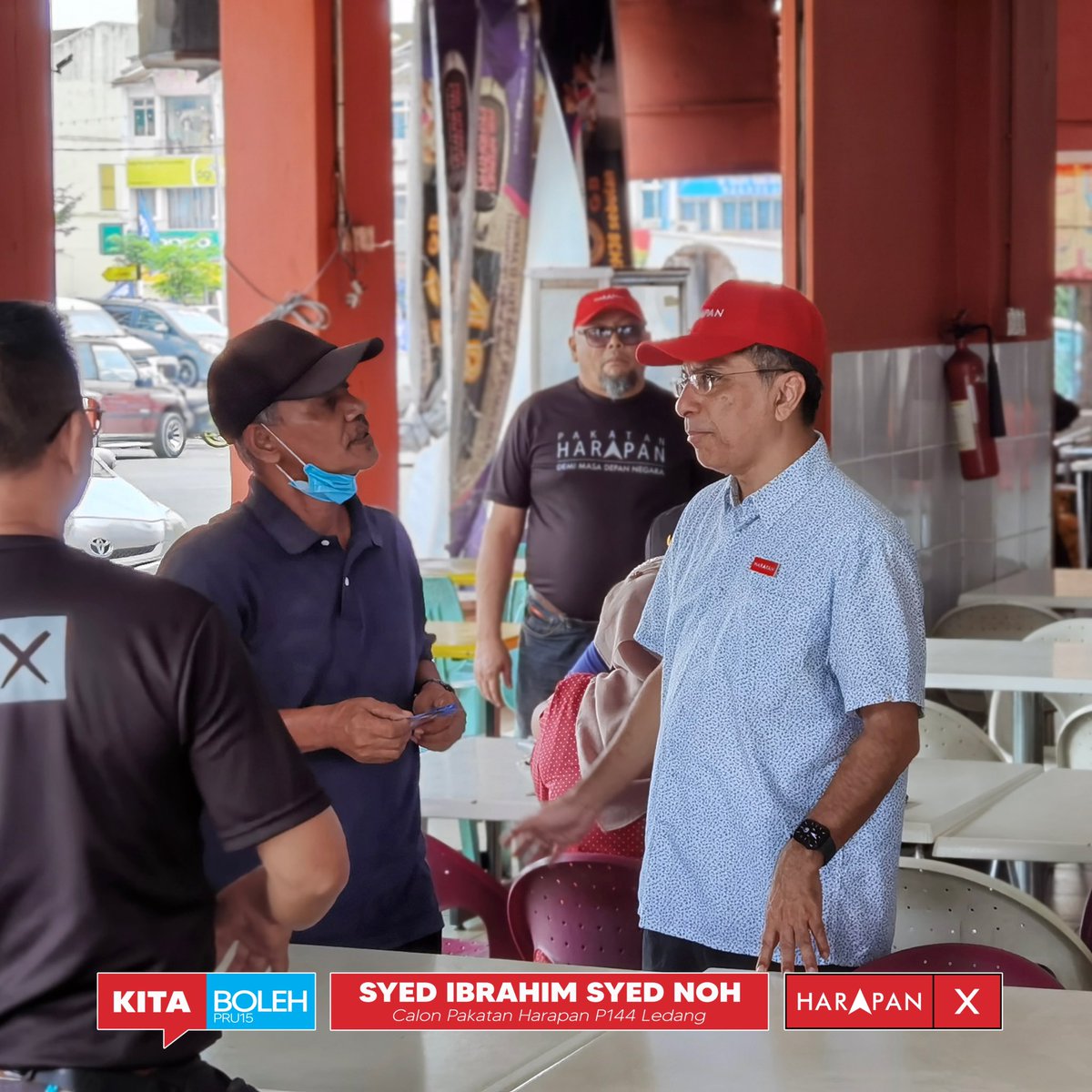 syedibrahim_my's tweet photo. WALKABOUT BANDAR BUKIT GAMBIR

Jumpa anak muda beramah mesra. Tanya tentang kebajikan pekerja dan keadaan ekonomi termasuk gaji. Saya kongsi tawaran Pakatan Harapan yang sentuh fokus anak muda.

SYED IBRAHIM SYED NOH
CALON NO.1 P144 LEDANG

#KitaBoleh
#LedangKitaBoleh
#Ledang https://t.co/8tAED5dBcc