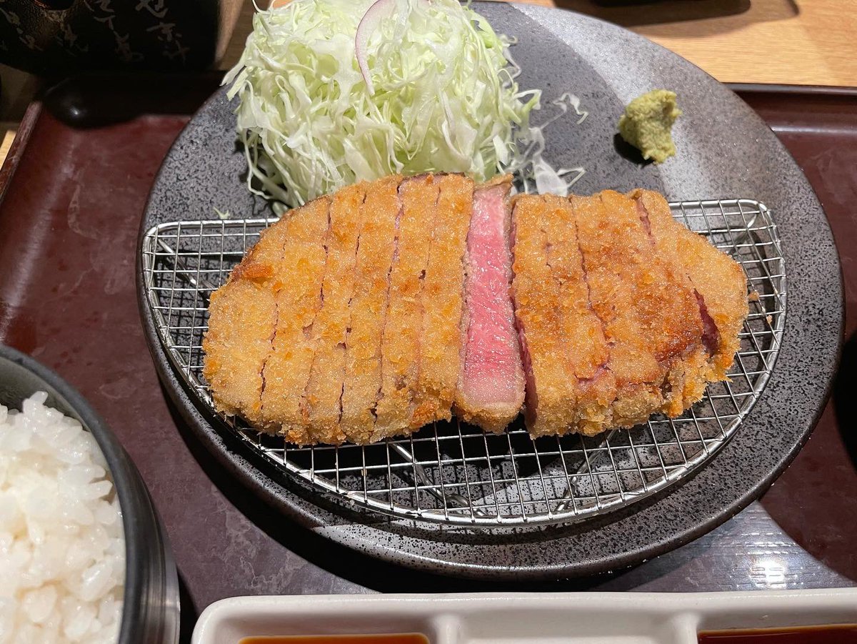 0517takashi's tweet photo. 渋谷 京都勝牛
ヲタクの後はメシ
牛カツを喰らう🐮
#肉 #にくすたぐらむ #牛カツ #勝牛 #beef #beefcutlet #japan #japanesefood #tokyo #京都勝牛 #晩ごはん #今日のごはん #渋谷 #渋谷グルメ https://t.co/6upEJnhYev