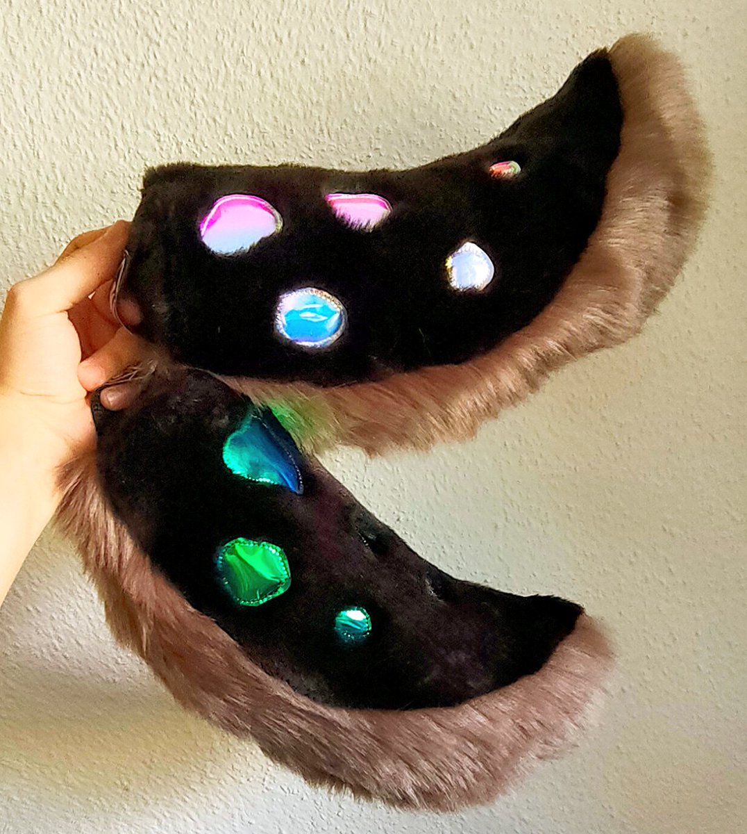 Natas_Arts's tweet photo. Nub tail sale!✨

♦️They come with a zipper for easy stuffing removal!
♦️Worldwide shipping!
♦️Comment/DM to buy

100$ for
-dotted blue
-dotted pink
-pink paw print

80$ for
-Brown 3 colour 
-Black, white and blue 

60$ for 
-Grey and black https://t.co/LJ3AjeEHqO