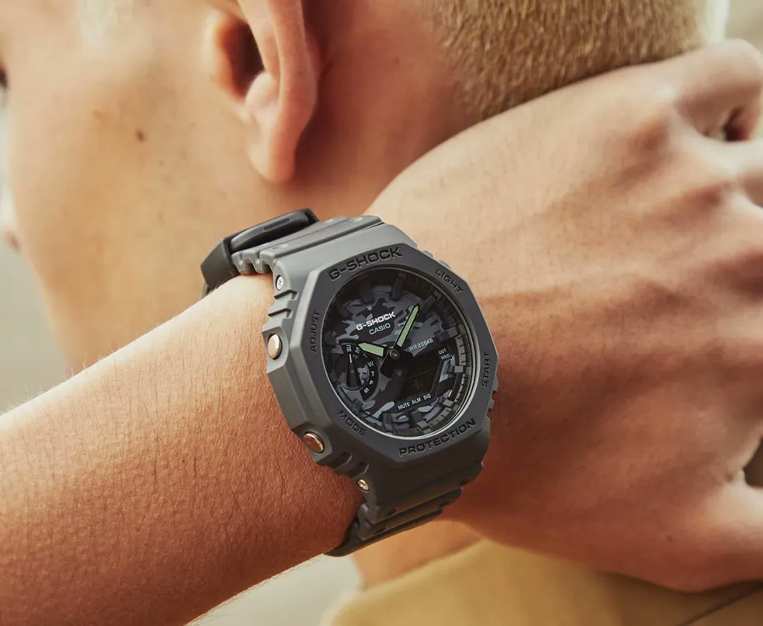 CasioSA's tweet photo. Featuring an original G-SHOCK camouflage motif on the dial.Light and strong | Easy to see in darkness | Shock resistant | 20 bar water resistant
#gshock #casiosa #ga2100ca https://t.co/szlnCLM9hA