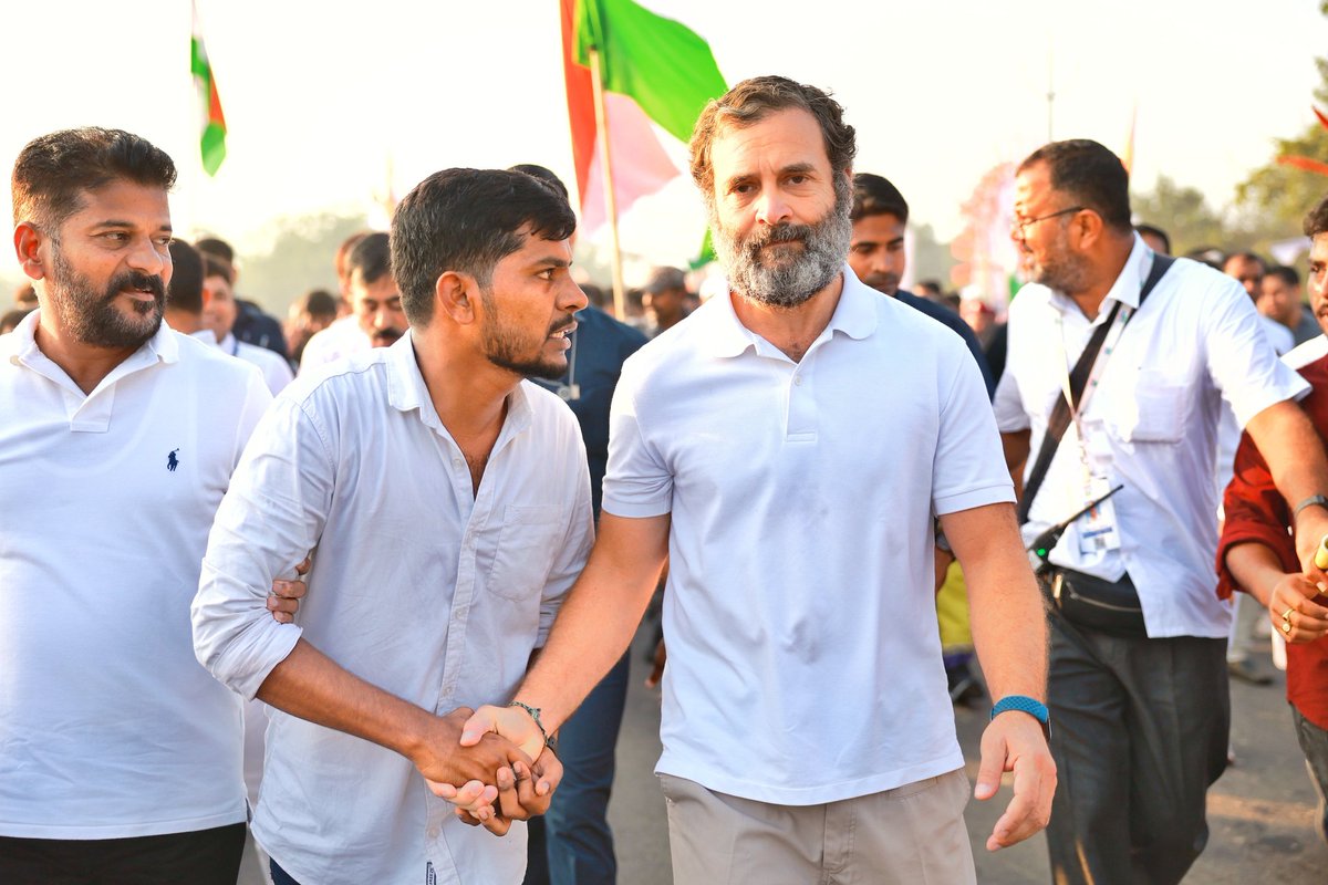 ImranKhanCDR's tweet photo. With Future Of India ❣️

@bharatjodo 
@RahulGandhi 
@revanth_anumula 
@NooriKhanINC 
@PoojaRoyChoudh2 
@CilarapuDamodar 
@DamodarCilarapu https://t.co/ZUmFdc0PLF