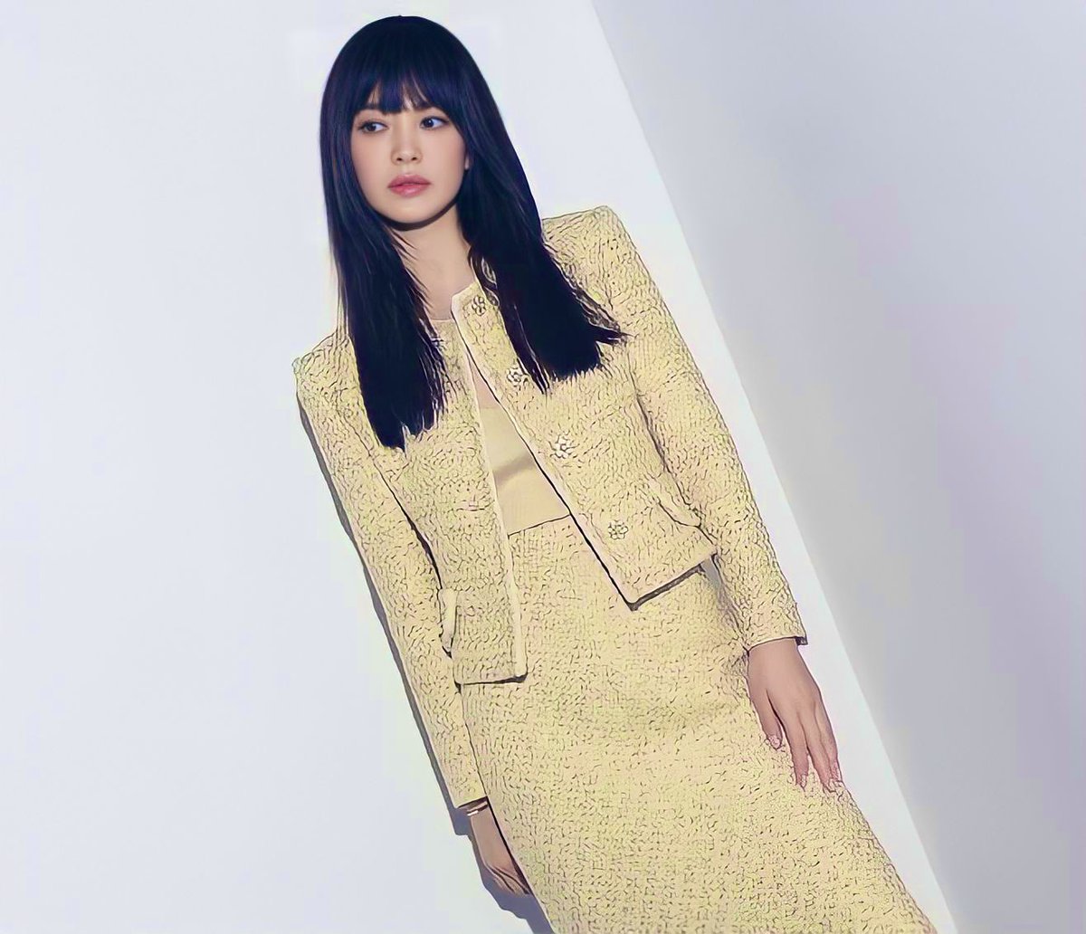 TheJTweetz's tweet photo. I know Kyo’s dramas lately have been hit-or-miss, but don’t know why I’m getting great vibes from her upcoming drama. Though it’s really hard for me to come out of melo/romcoms, however I’m really looking forward to this one - #TheGlory! #SongHyeKyo https://t.co/zXbe3yFLZf