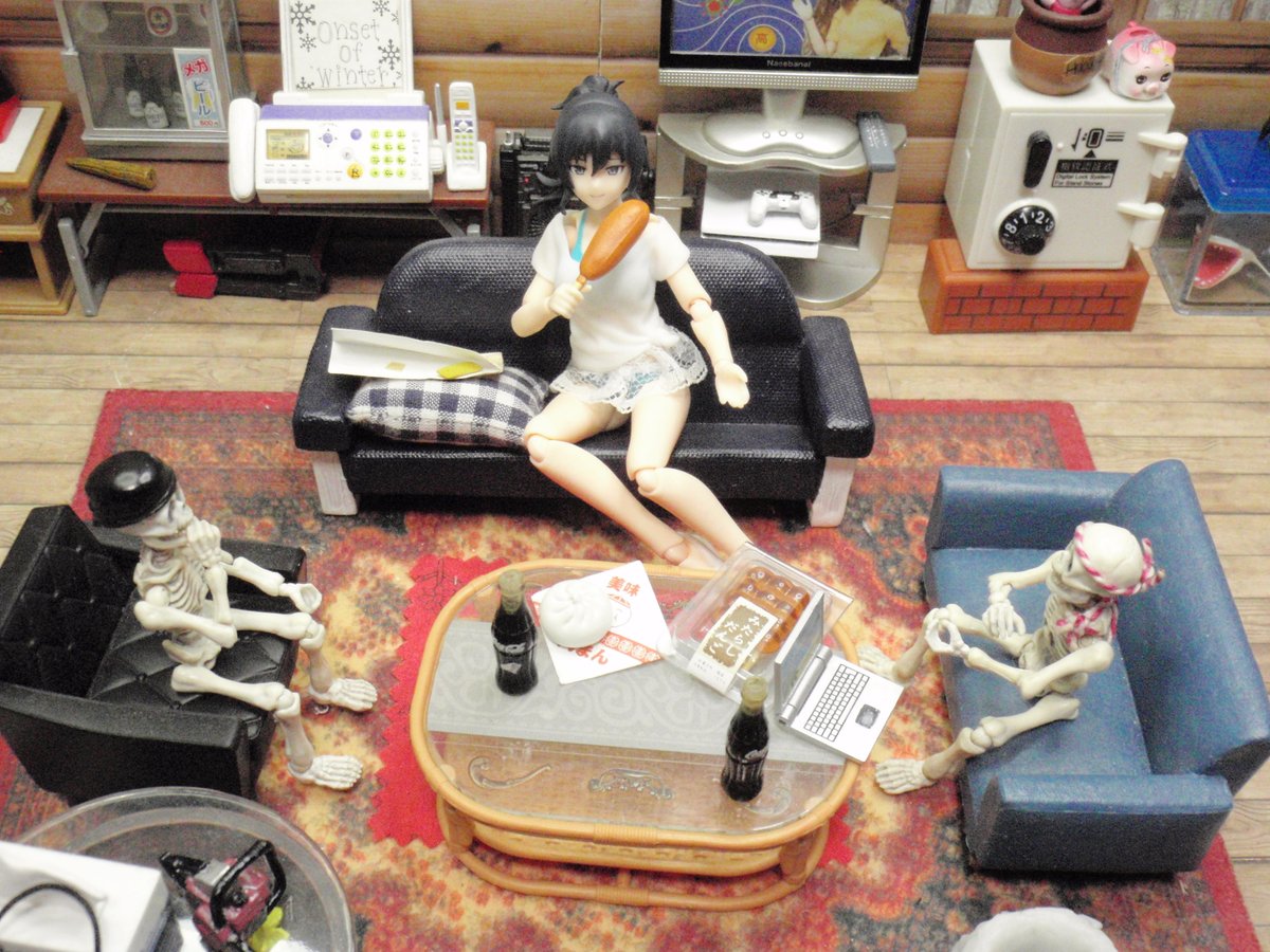 BerukuG's tweet photo. (^▽^)/…流行りぃ…(⌒∇⌒)
チェンソーマン流行ったるだってぇ
マ）見たことあんの…
(;ﾟДﾟ)…イヤぁ…ないけどぉ
マ）だろうね…違うもん
　　たべていいよ…
(◎_◎;)…そうんなんだぁ…(ﾉд-｡)
(⌒▽⌒)アハハ!
#ポーズスケルトン #poseskeleton #figuma https://t.co/Y3ffqnzIZR