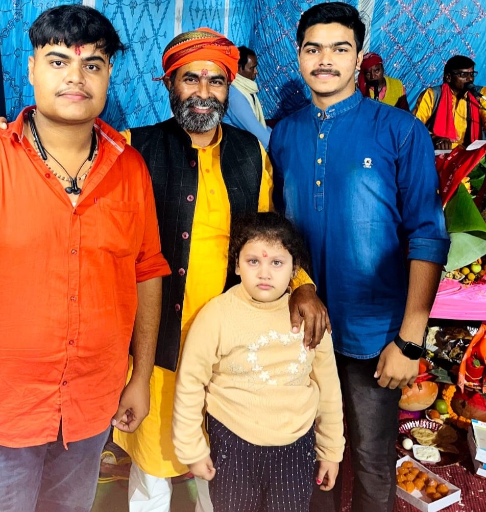PradeepSarraf14's tweet photo. हनुमान आराधना में शामिल हुआ। https://t.co/2akSbMCbp4