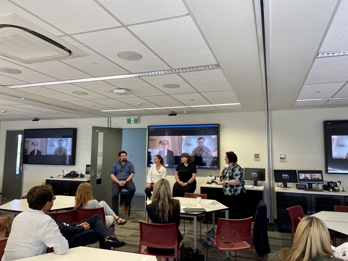 yunseh's tweet photo. Last but not least from the #springconference2022, we’ve having a hybrid Graduate Panel chaired by @ChainDis! @flindersbgl @FlindersHASS cc @CbglHdr @FlindersCHASSPA 🌻 https://t.co/gEWBPHldJK