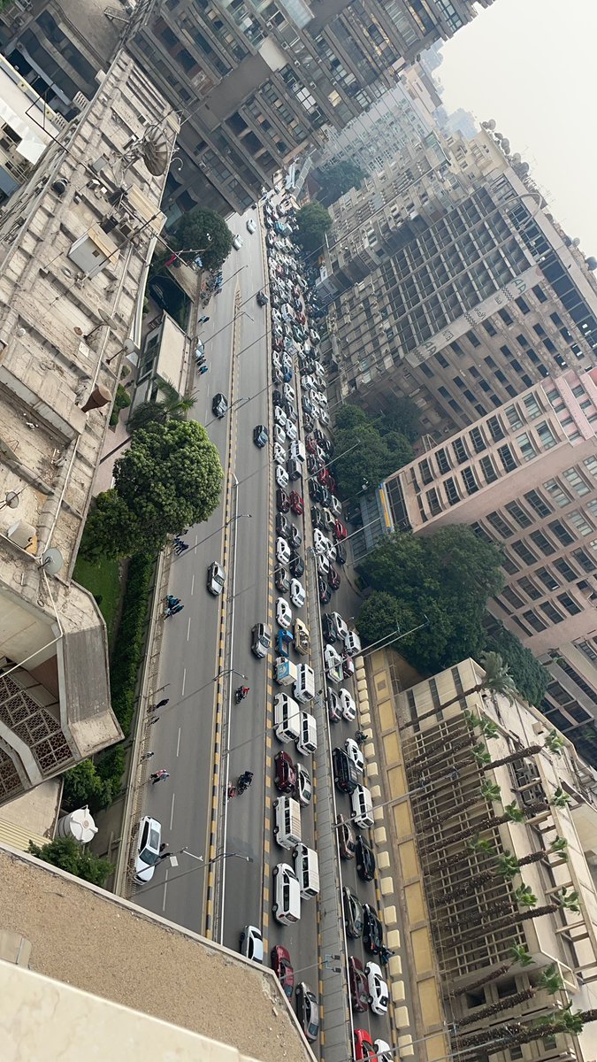NtibiModise1's tweet photo. A normal traffic situation in Egypt https://t.co/eiuSTigGbk