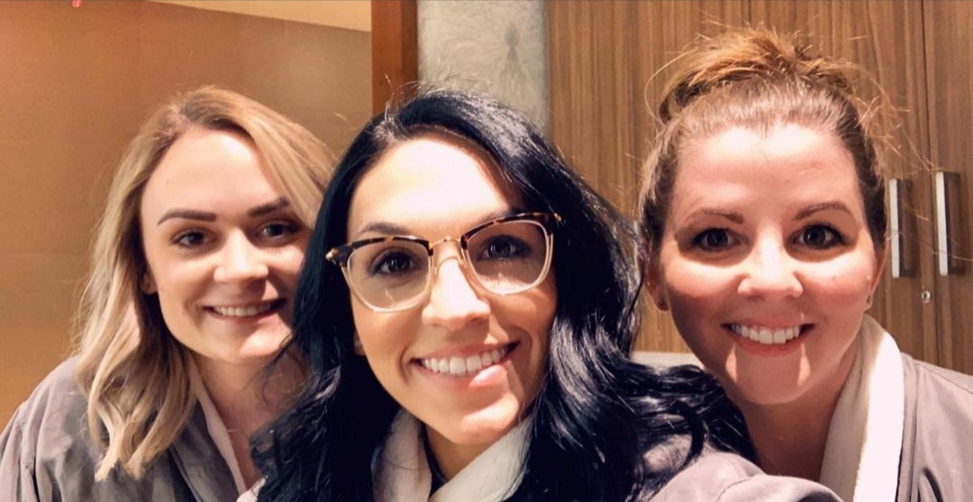 Lolita13998's tweet photo. Journée détente Spa brunch et gâtés entre copines, après 2mois de séparation. #dayfriends #instantspa #smiles https://t.co/uu6Ib04H8M