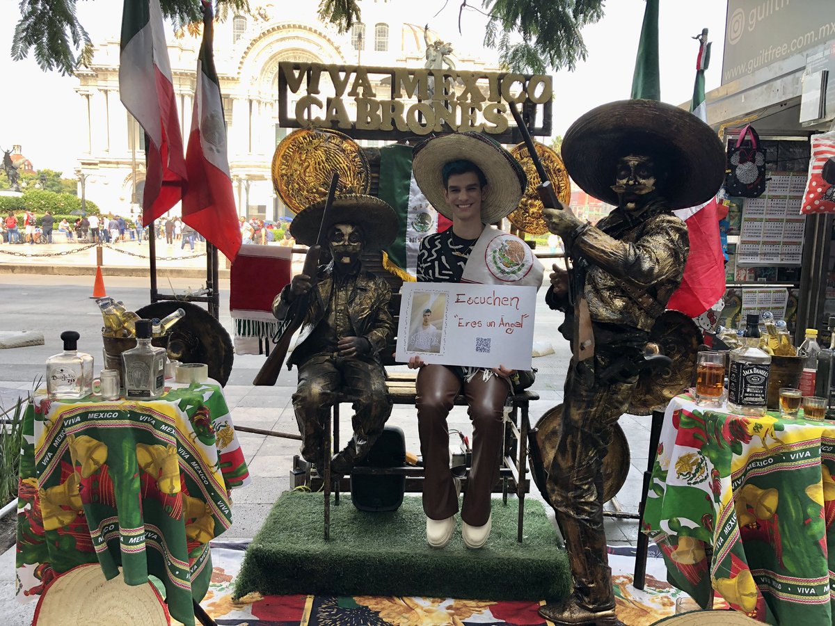 Hilo de algunas de las fotos y videos que se le tomaron a <a href="/SoyNelsonC/">Nelson Carreras Oficial</a> durante su recorrido por las calles de CDMX. 🇲🇽