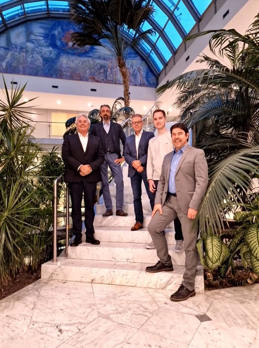 hoeller80's tweet photo. 1:1-Treffen Erfolg durch Synergien und Kooperationen. Mehr unter https://t.co/W1ZXBM40U0
#treffen #synergien #kooperationen #unternehmen #decisionmakers #gettogether #exchangeexperience #knowhow #unternehmensnetzwerk #networkofcompanies #ExcellentCompanies https://t.co/g2ThmNYmIL