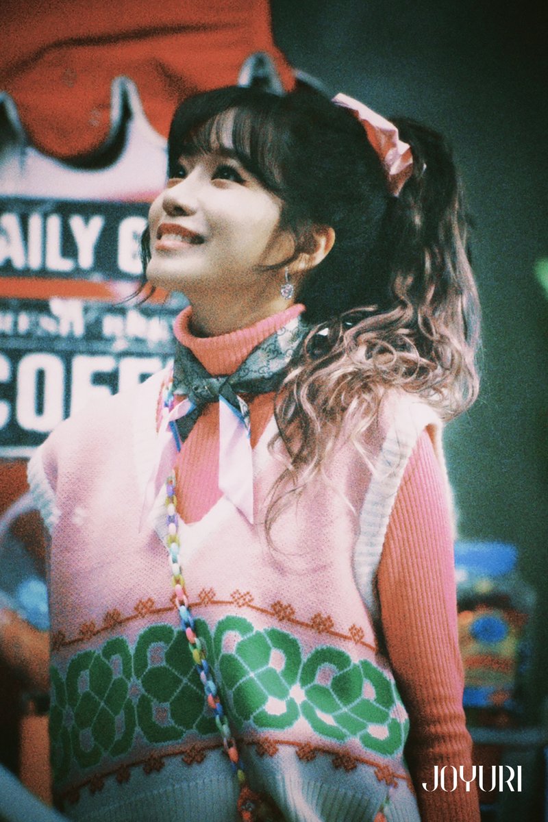 조유리(JO YURI) 2022.11 유리캘린더(YURI CALENDAR) 📍https//t.co/PbWinGyeWk