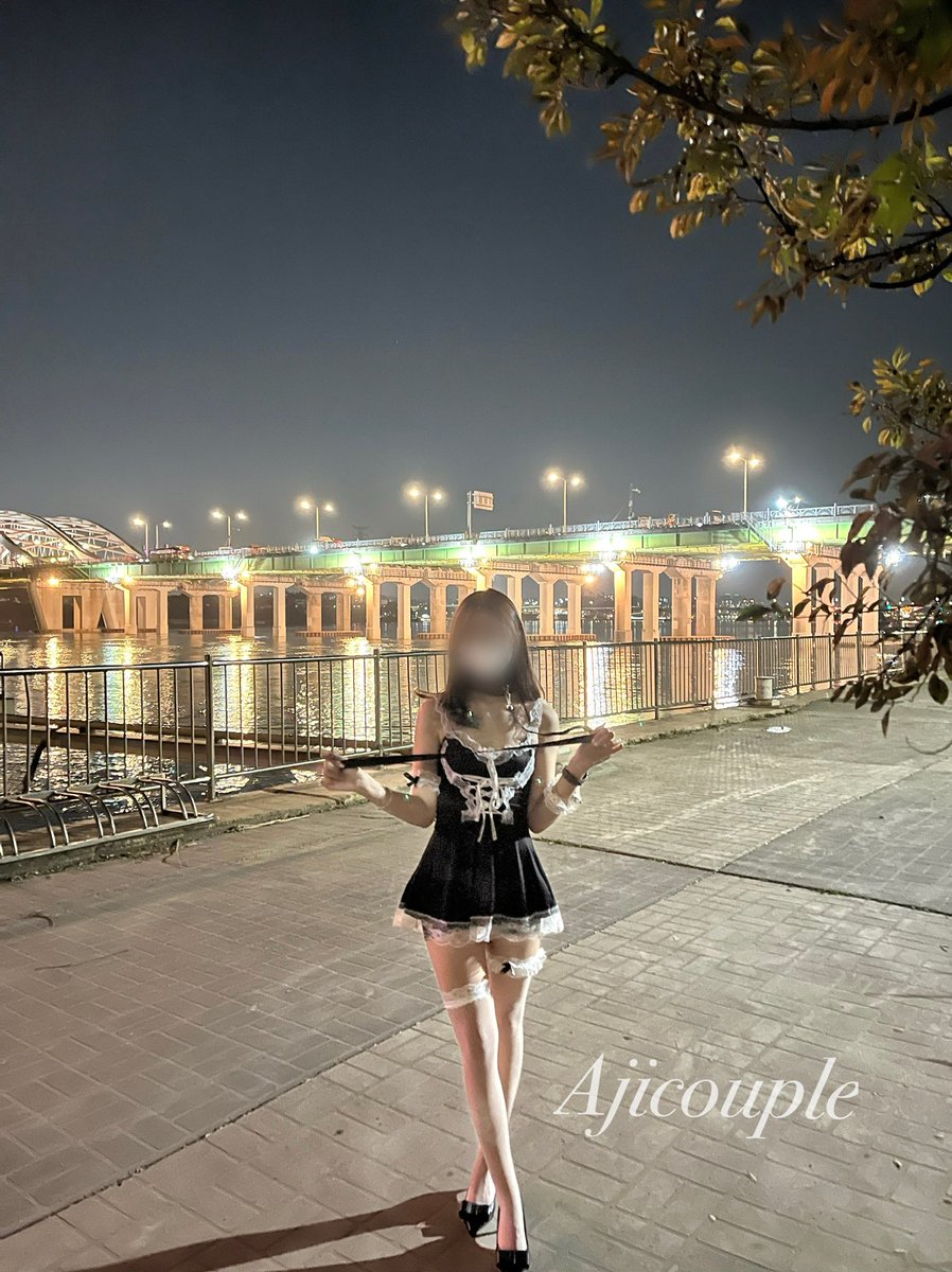 주인님이랑 한강공원 산책 🐾
산책할때 목줄 필수! 맹견입니당 🐶

#섹트 #커플만남