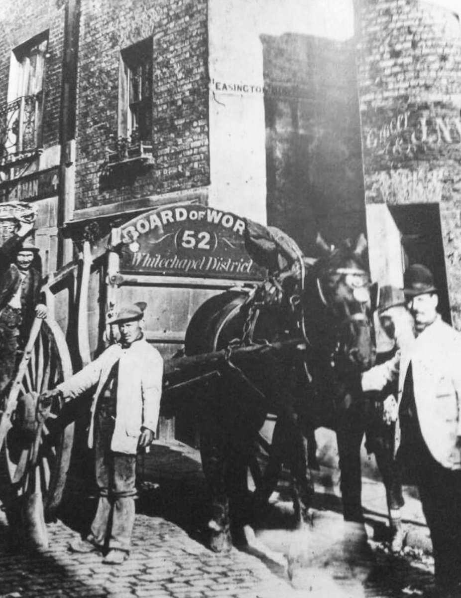ℝ𝕚𝕡𝕡𝕖𝕣 on Twitter "Dustmen in Old Montague Street, Whitechapel 1895