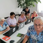 Istvánné Lázár discovered the internet at 77, thanks to an #Interreg  project that works with elderly people in rural areas in the border between Hungary and Austria.🇦🇹🇭🇺💻 Check her story here👇https://t.co/aPNjTXr5eU 