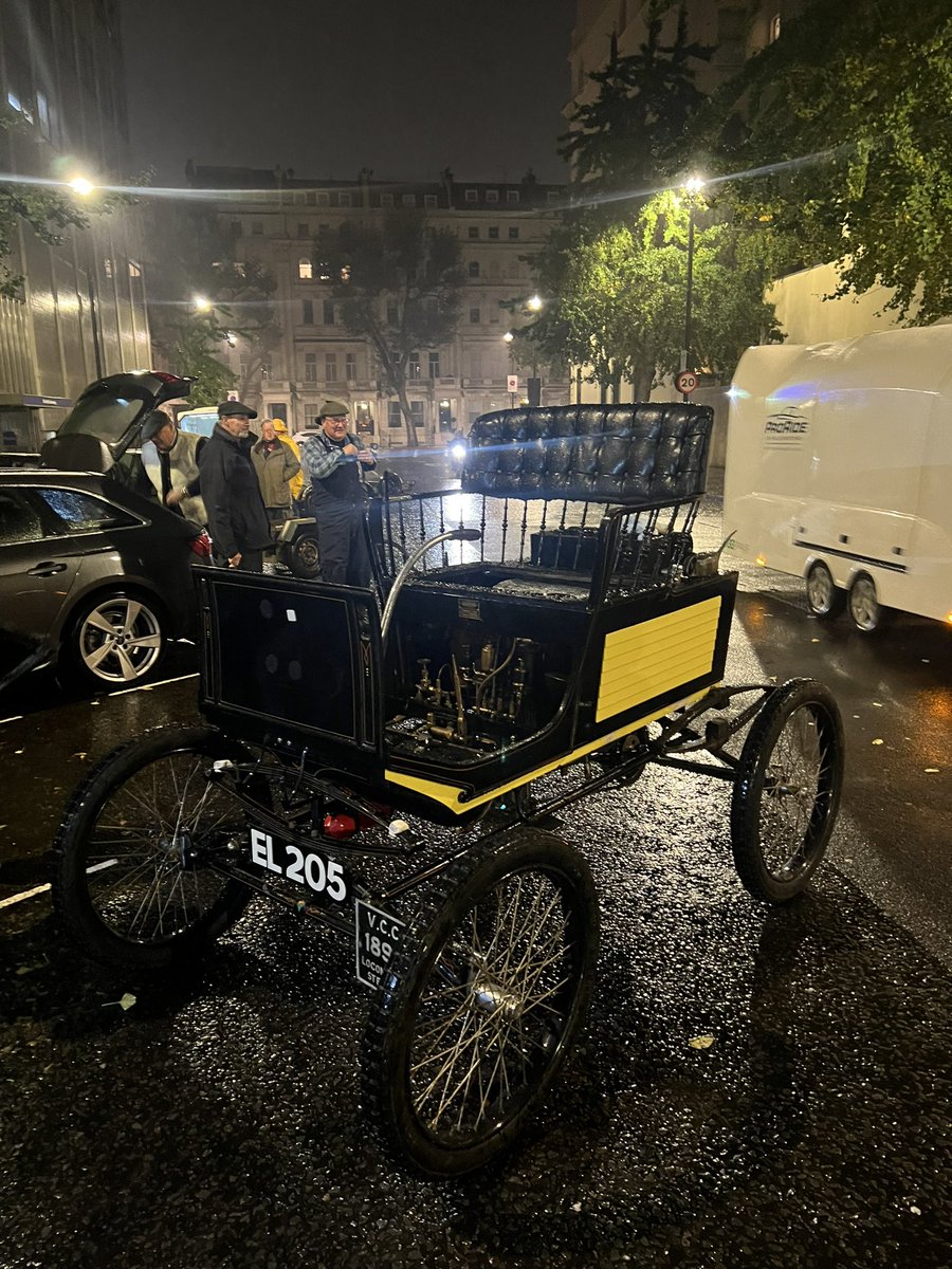 Took part in yesterday’s London to Brighton car run. Travelling on an 1899 petrol fired steam car used virtually no Petrol but did use 60 gallons of water - plenty around yesterday though!#veterancar #vintagecar #antique