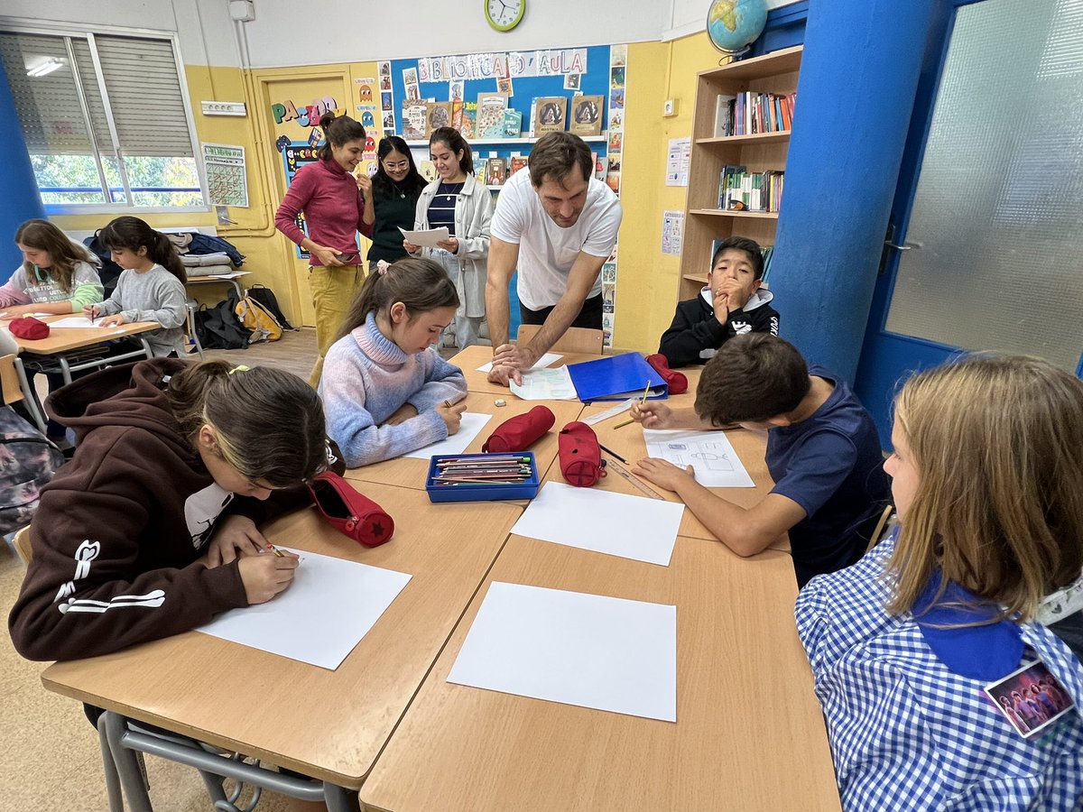 Avui <a href="/valldauralabs/">Valldaura Labs IAAC</a> del <a href="/IAAC/">IAAC</a> estem a la Escola Provençals <a href="/EProvencals/">Escola PROVENÇALS</a> treballant amb els nens per un projecte que estem desenvolupant amb <a href="/EITUrbanMob/">EIT Urban Mobility</a> i <a href="/BCN_Ecologia/">BCN_Ecologia</a> per una actuació provisonal a la Gran Via. Resultats al desembre!