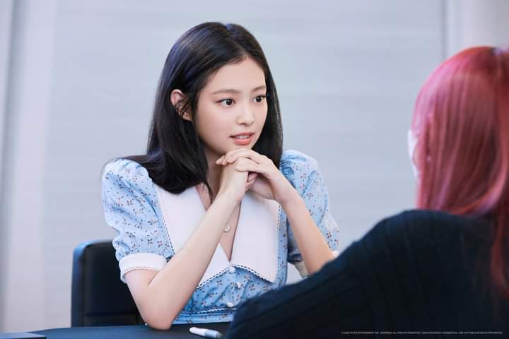 xavybazam's tweet photo. Cute ni Jennie Kim 🤩 BLACKPINK [BORN PINK] OFFLINE FAN SIGNING EVENT #jennie #blackpick #jenniekim https://t.co/YhFpfThzeI