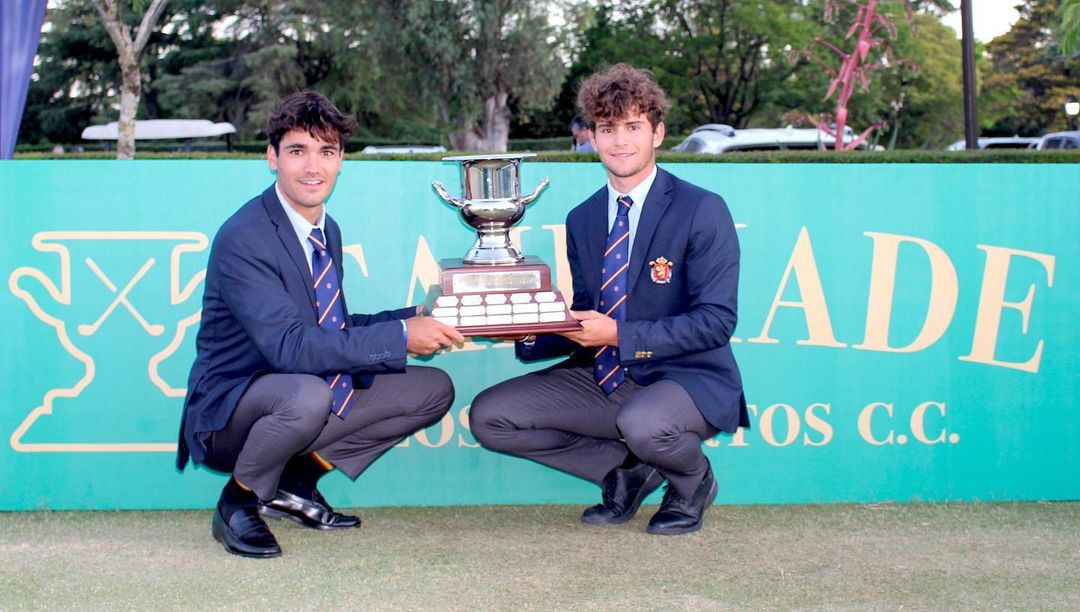 🚨💥¡Buenas noticias desde Argentina! España se hace por segunda vez con la prestigiosa 𝗖𝗼𝗽𝗮 𝗝𝘂𝗮𝗻 𝗖𝗮𝗿𝗹𝗼𝘀 𝗧𝗮𝗶𝗹𝗵𝗮𝗱𝗲.

Alejandro Aguilera y Ángel Ayora han triunfado en la primera de sus dos paradas en Argentina.

rfegolf.es/Noticias/NewsD…