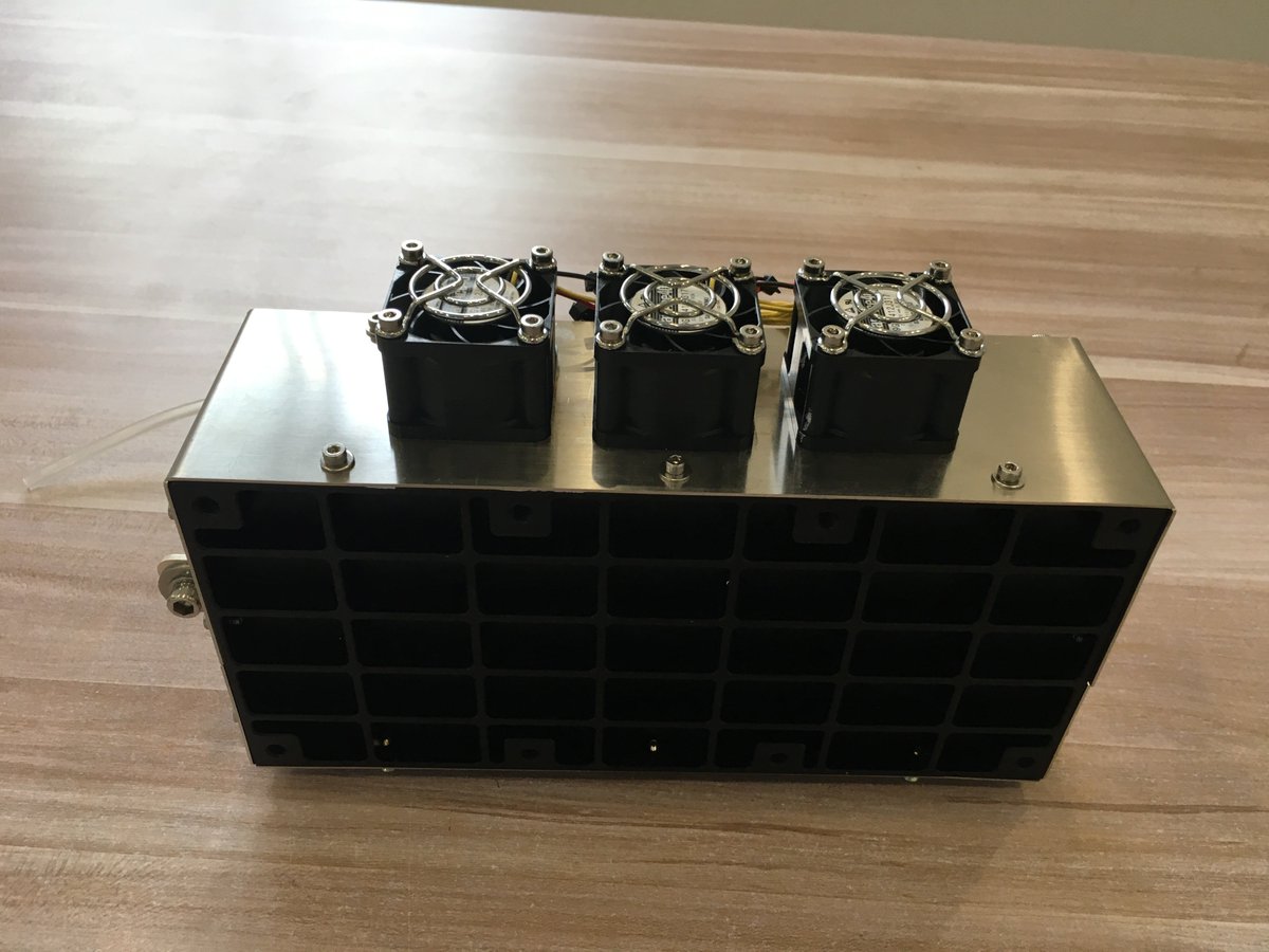ThinkruH's tweet photo. #200W #Small  Air-Cooled #Hydrogen #FuelCellStack-#University  Laboratory Topics
We can accept customer's #customization, currently air-cooled #hydrogenfuelcell stack, we can provide 100W~3KW. https://t.co/CoqjPm0RHm