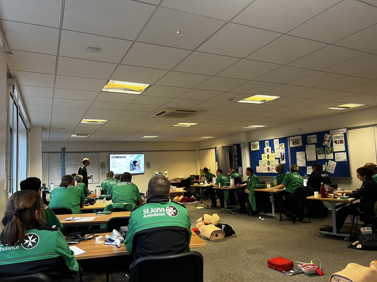 Another busy weekend, this weekend we saw 16 new Advanced first aiders start there training 😊 #mysjaday @SJAIntTraining