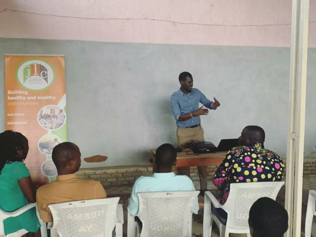JLCburundi's tweet photo. The 5th Edition of the #HarvestWeek was few days ago.
For the first 2 days, the JLC, with its commitment to promote community economic empowerment through the religious leaders serving around the communities in which the organization works, organized a seminar for said leaders. https://t.co/vVAGjRmwYt