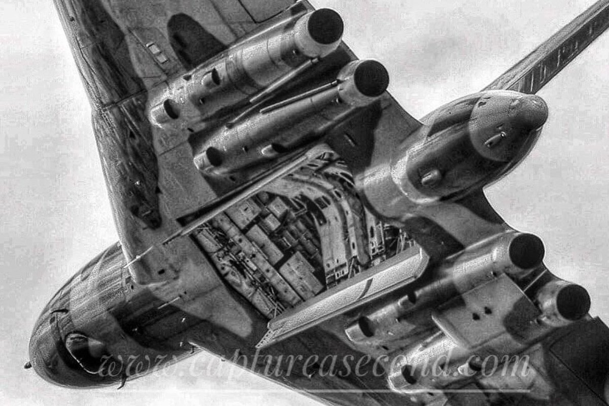 captureasecond's tweet photo. Vulcan XH558 with her bomb bay open over RAF Scampton, 2014. #mono #monomonday #vulcan #xh558 #deltalady #jet #aircraft #aeroplane #noordinaryjob #aviation #avgeek #captureasecond https://t.co/rdNgNhvvPm