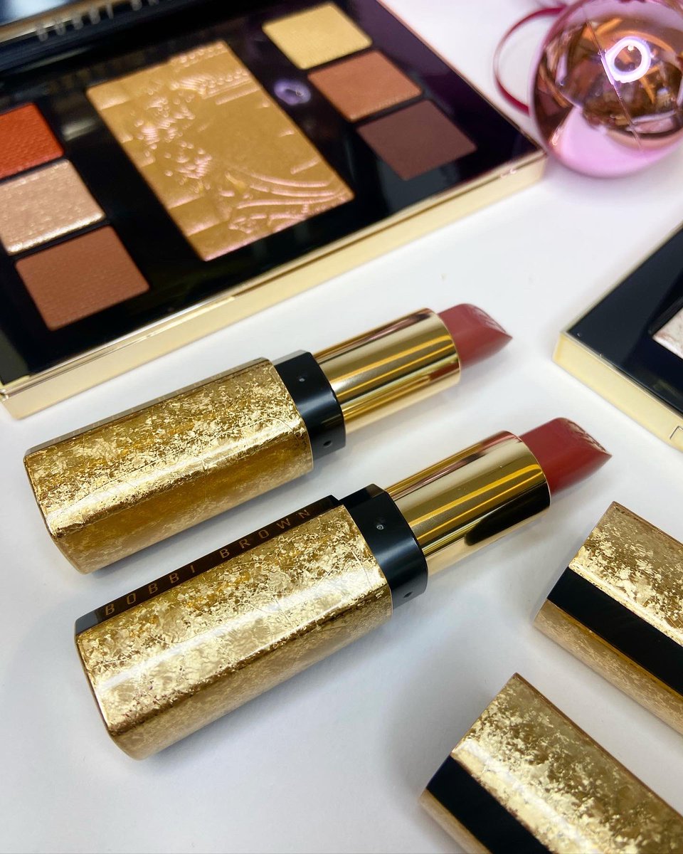maimihara30's tweet photo. ไม่เคยพลาดสักครั้ง กับ ช่วง Holiday Collection 2022 ของ @BobbiBrown_TH  แพคเกจดีสวย ฉ่ำๆๆ เหมาะให้ของขวัญ ซื้อเก็บเองก็ได้ มันสวยจึ้งจริงอะไรจริง #ไว้รีวิวห้ามขายของโว้ยย https://t.co/KE1b3gDWfR
