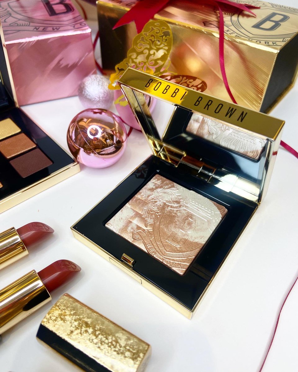 maimihara30's tweet photo. ไม่เคยพลาดสักครั้ง กับ ช่วง Holiday Collection 2022 ของ @BobbiBrown_TH  แพคเกจดีสวย ฉ่ำๆๆ เหมาะให้ของขวัญ ซื้อเก็บเองก็ได้ มันสวยจึ้งจริงอะไรจริง #ไว้รีวิวห้ามขายของโว้ยย https://t.co/KE1b3gDWfR
