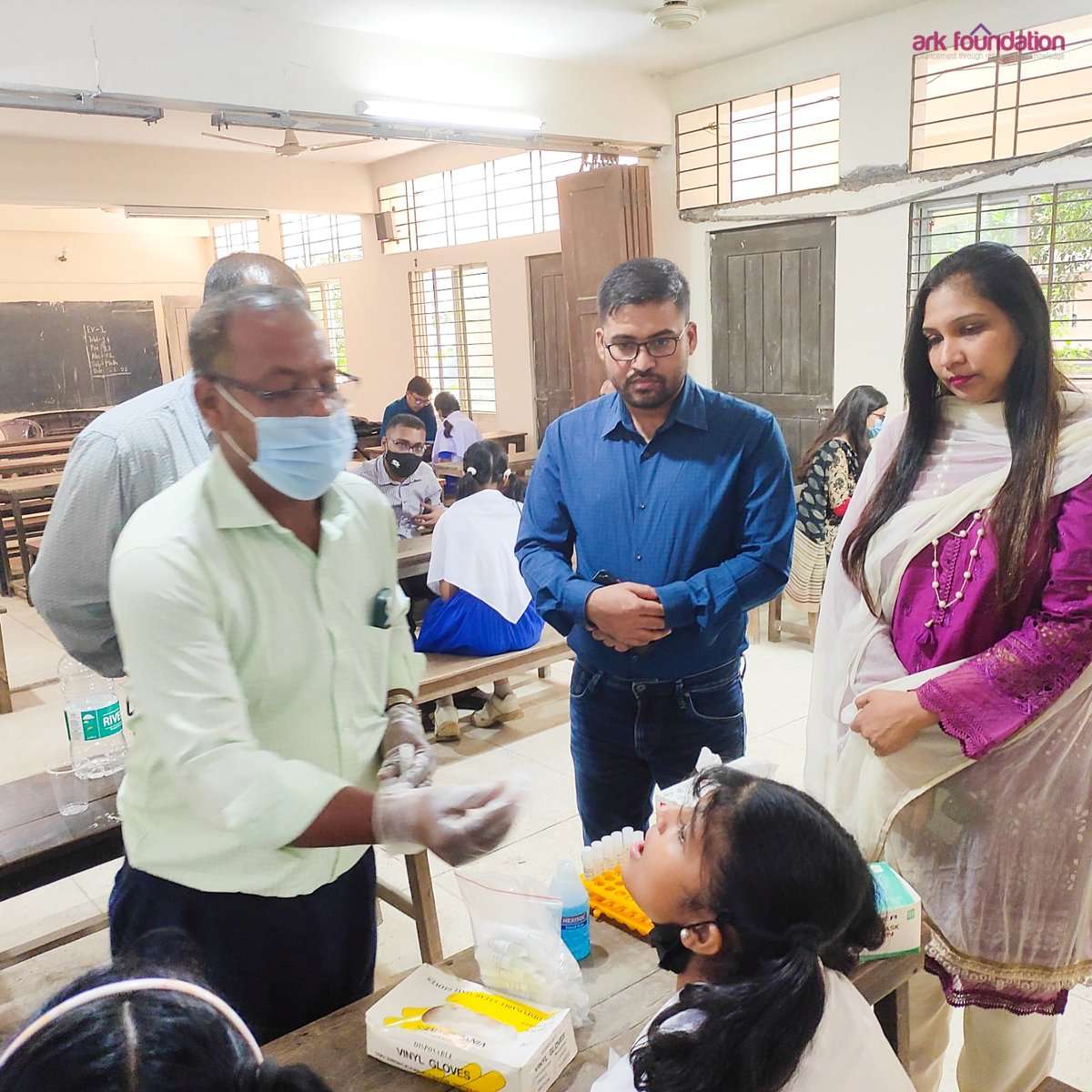arkfoundation1's tweet photo. Dr. Samarul Islam, Trial Manager of CLASS-III, University of York paid a visit to @arkfoundation1 office and also a school where follow-up data and saliva samples are being collected.
#secondhandsmoking @CLASSIII1 https://t.co/5kycHPCsnE