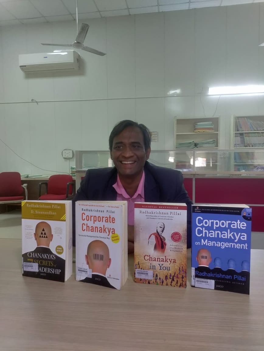 rchanakyapillai's tweet photo. "Took a lecture at Sydenham Management College on topic: 'Leadership and Managerial Techniques' on 30th October.
Thank you for having me there."
#SydenhamCollege #Chanakya #Leadership #ManagerialTechniques
@ChanakyaLtd https://t.co/lZE9YbyLbK