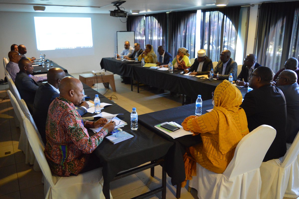 amgcomores's tweet photo. La coordinatrice du @CPaamg a été invitée à présenter le projet, ses objectifs et les resultats attendus, lors de la session d'installation des nouveaux administrateurs du CA de la #CNSPS, organe gestionnaire de l'Assurance Maladie Généralisée, tenue le 07 novembre 2022. https://t.co/XJuOmZb0aw