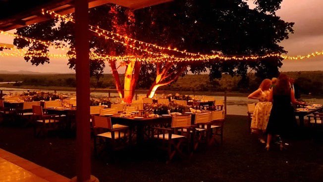 BuhalaLodge's tweet photo. Day dreaming about last night✨
-
-
-
#krugerparkhotel #secretsouthafrica #buhalalodge #safari #leopardcreekgolf #travelsouthafrica #mpumalanga #southafrica #safarilodge #buhalaweddings https://t.co/VIqtbebRRj