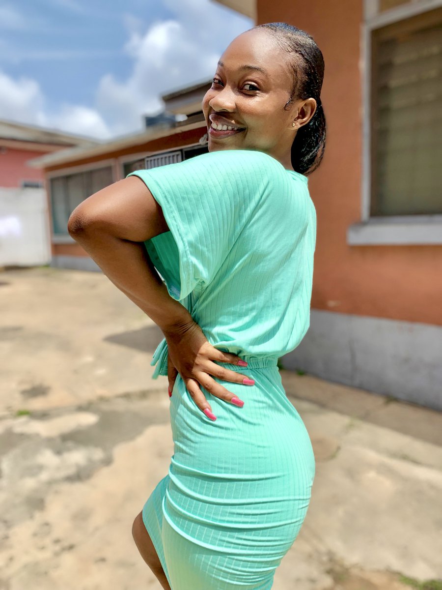 ewura__abena's tweet image. Take hold body for the week. Enjoy💚