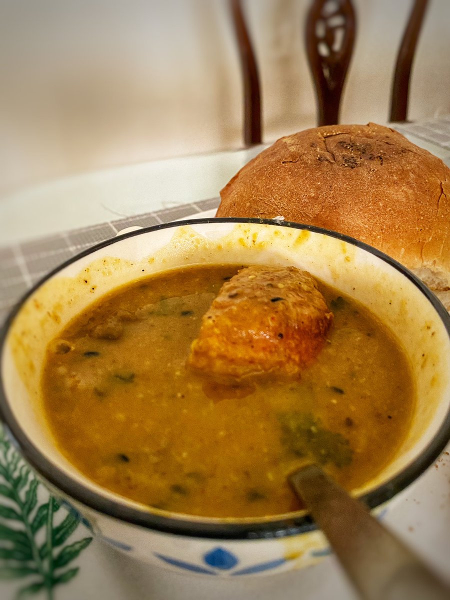 effwrites's tweet image. Best meal of my trip: When mum gets a 4-tiered tiffin filled with Paaya, Mutton Curry &amp;amp; Kebabs! So distracted by the aroma that I completely forgot about documenting the food. Here are a few messy ones I somehow managed. Feel like a whale now. 🐳