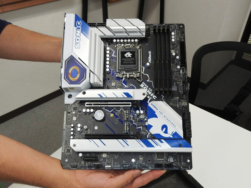 エルミタージュ秋葉原編集部 on X:
