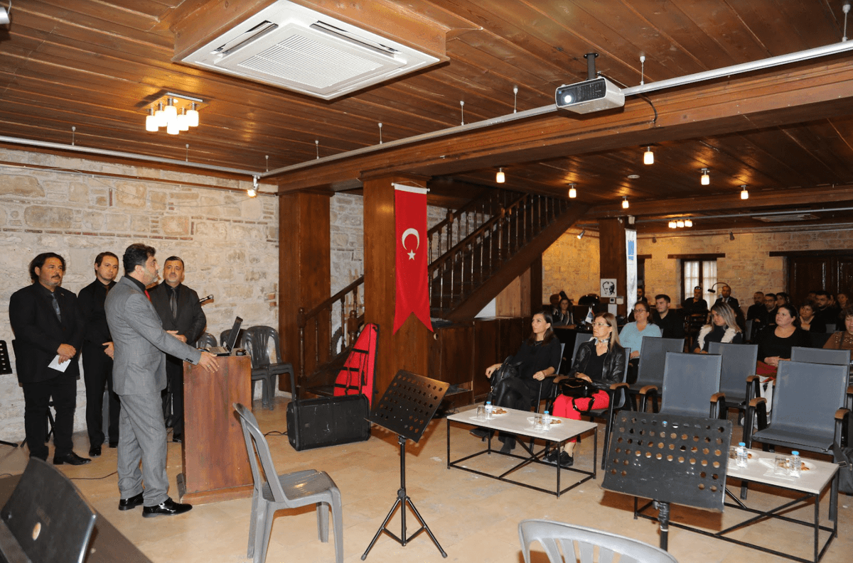 aydinhabercomtr's tweet photo. Geçtiğimiz akademik yılda aldığı ödüllerle adından sıkça bahsettiren Adnan Menderes Üniversitesi Devlet Konservatuvarı, Akademik Genel Kurul Toplantısında hem aldığı ödüllerle Adnan Menderes Üniversitesi'ne büyük gurur yaşatan öğrencileri ve öğretim

https://t.co/xyaSdzBvEK https://t.co/nO7jrHmqS6