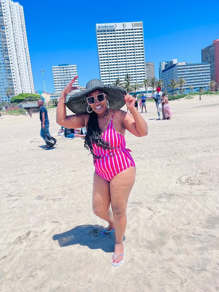 8Given's tweet image. Happy people 🏴‍☠️🖤🤍