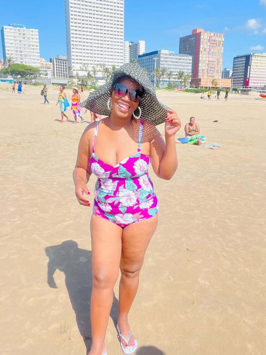 8Given's tweet image. Happy people 🏴‍☠️🖤🤍