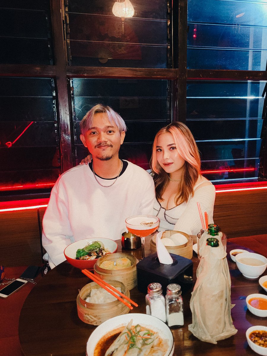 omdirects_'s tweet photo. Buat warga Jabodetabek, kalo masih suka bingung mau ngedate di mana, w punya rekomendasi tempat ngedate buat sama gebetan, pacar atau sama suami/istri nih..

Lokasinya di Bogor, dimsum2an gitu.. rasanya enak semua, buat harga juga gak mahal2 amat. Tempatnya asik juga. 👌🏽 https://t.co/ralr3y1EsE
