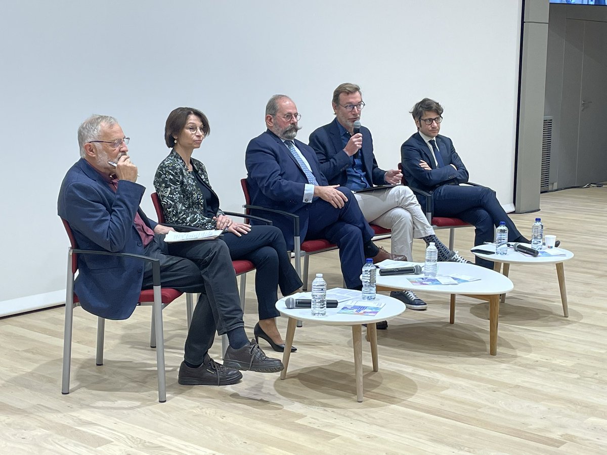 l_amf's tweet image. Suivez en direct la conférence de présentation du 7eme baromètre de la communication locale sur amf.asso.fr 
Les résultats témoignent de la grande confiance de la population dans l’information délivrée par les collectivités !