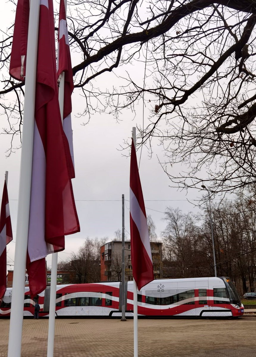 Sāk kursēt tramvajs ar Latvijas karogu. Lai šis apsveikums Latvijas Republikas 104.proklamēšanas dienā mums ir atgādinājums, ka mēs katrs esam daļa no Latvijas un mēs kopā veidojam valsti. 
Paldies "Baltic media line" par skaistā dizaina izveidi un līdzdalību ieceres īstenošanā.