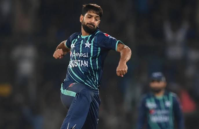 sufii_tweets's tweet photo. Rauf : The Speadster 🎾 Rauf. 

Wishing U a Happiest *B'day* King🎂
May U live long &amp; keep serving this nation always like present. 
U @HarisRauf14 are only Spead king after Rawal_Pindi Express @shoaib100mph
Also, wishing u all the best 4r @semifinals https://t.co/kEJo55bVZe